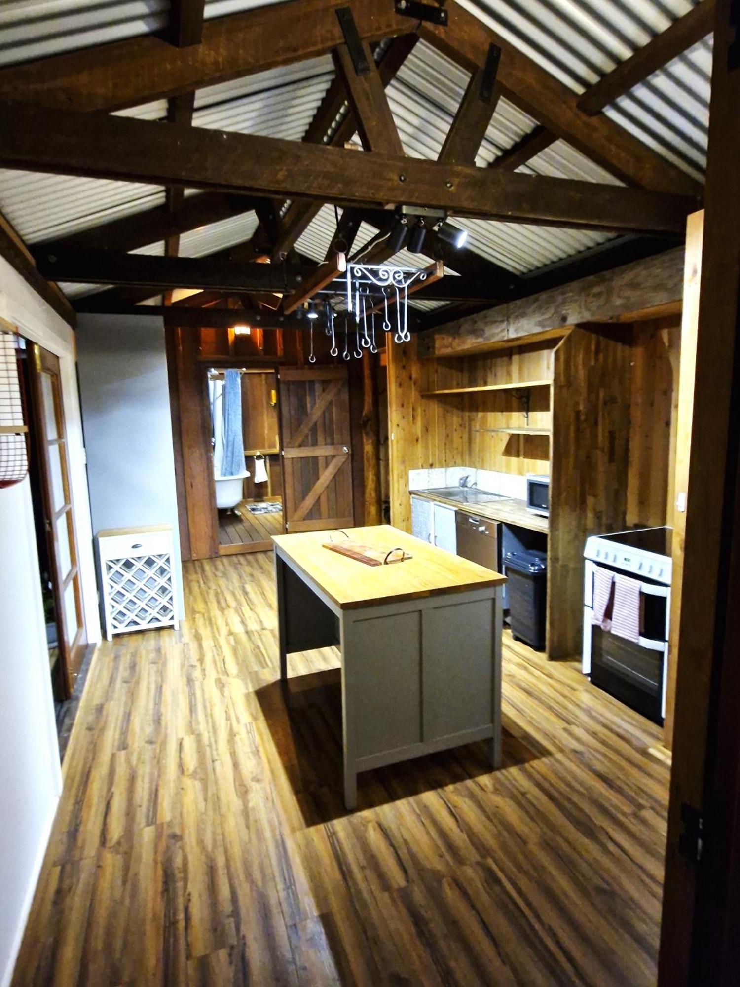Country Cottage Sunshine Coast มอนต์วิลล์ ภายนอก รูปภาพ