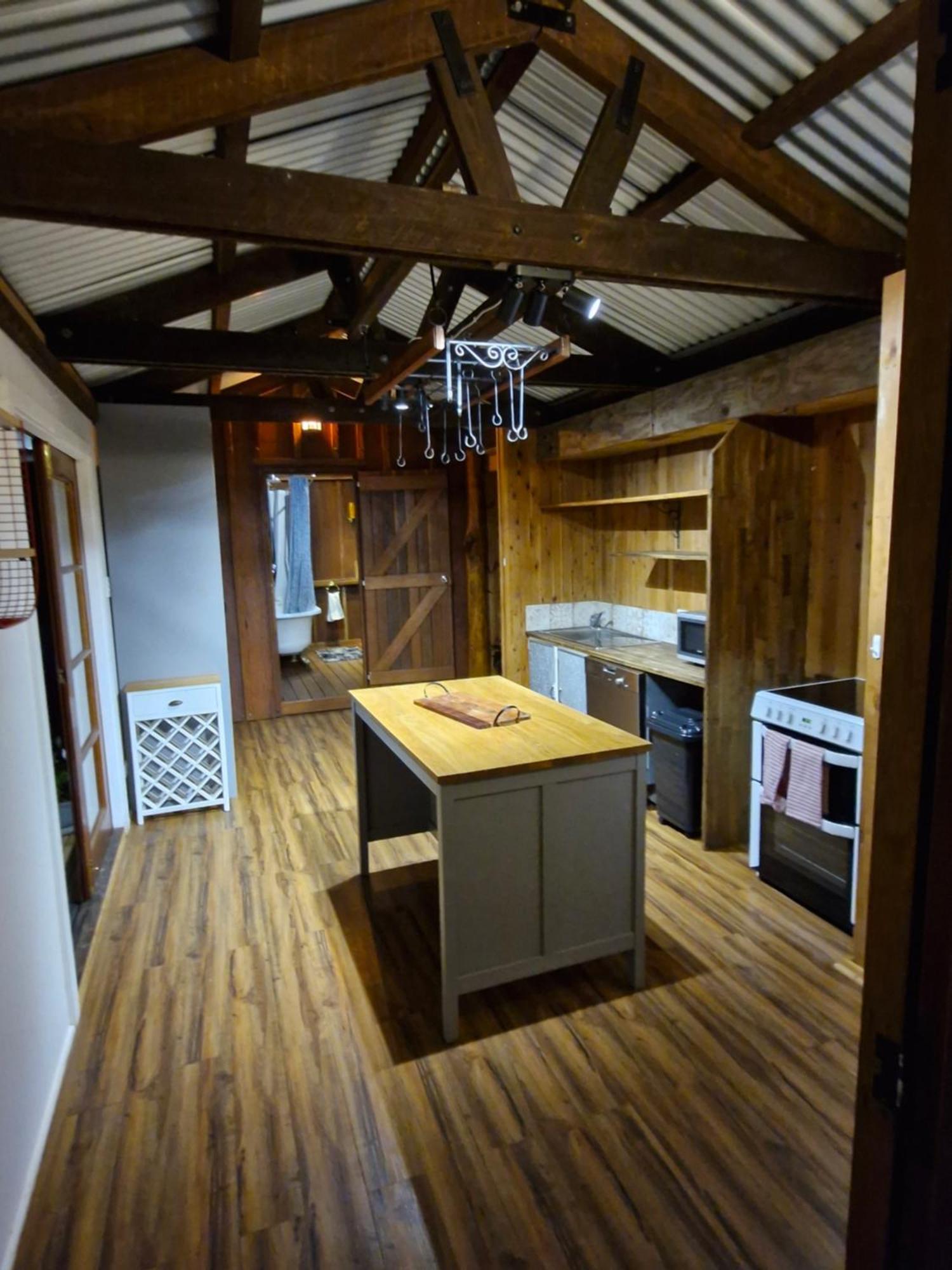 Country Cottage Sunshine Coast มอนต์วิลล์ ภายนอก รูปภาพ