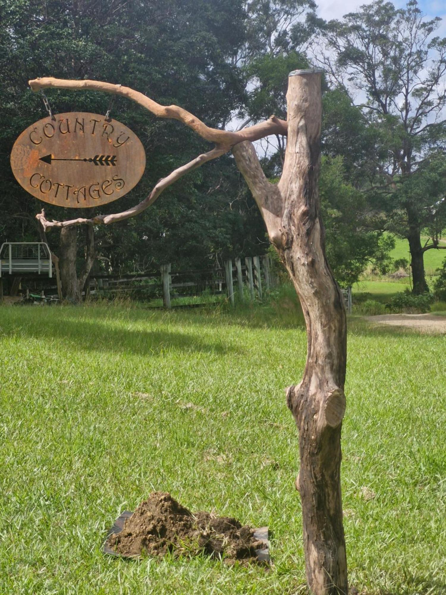 Country Cottage Sunshine Coast มอนต์วิลล์ ภายนอก รูปภาพ